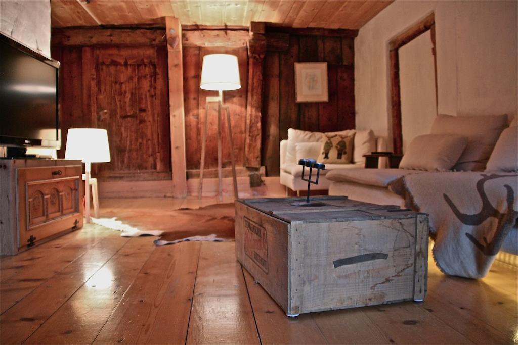 Tgesa Ferrera Villa Schmitten  Стая снимка